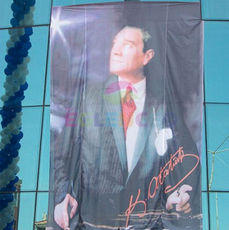 Kiralık atatürk posteri